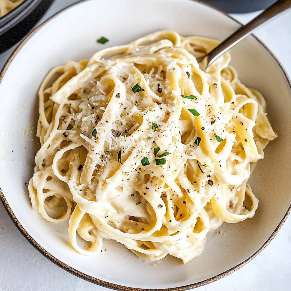 Creamy White Pasta Sauce in Just 10 Minutes for a Light Dish
