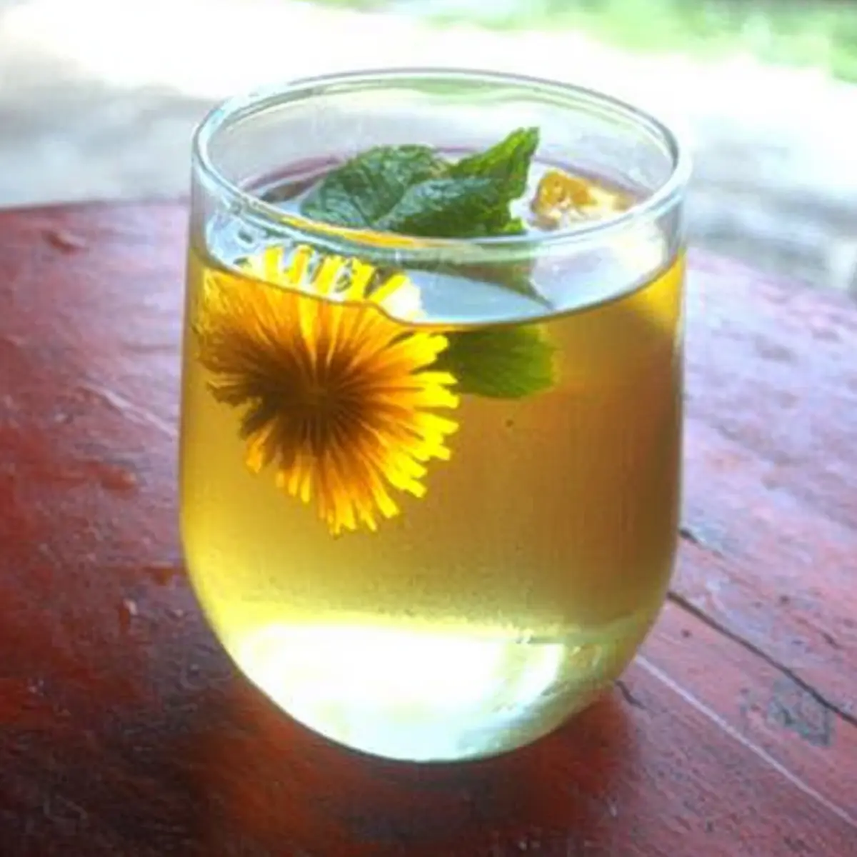 Delightfully Herbal Dandelion Iced Tea for Refreshing Sips