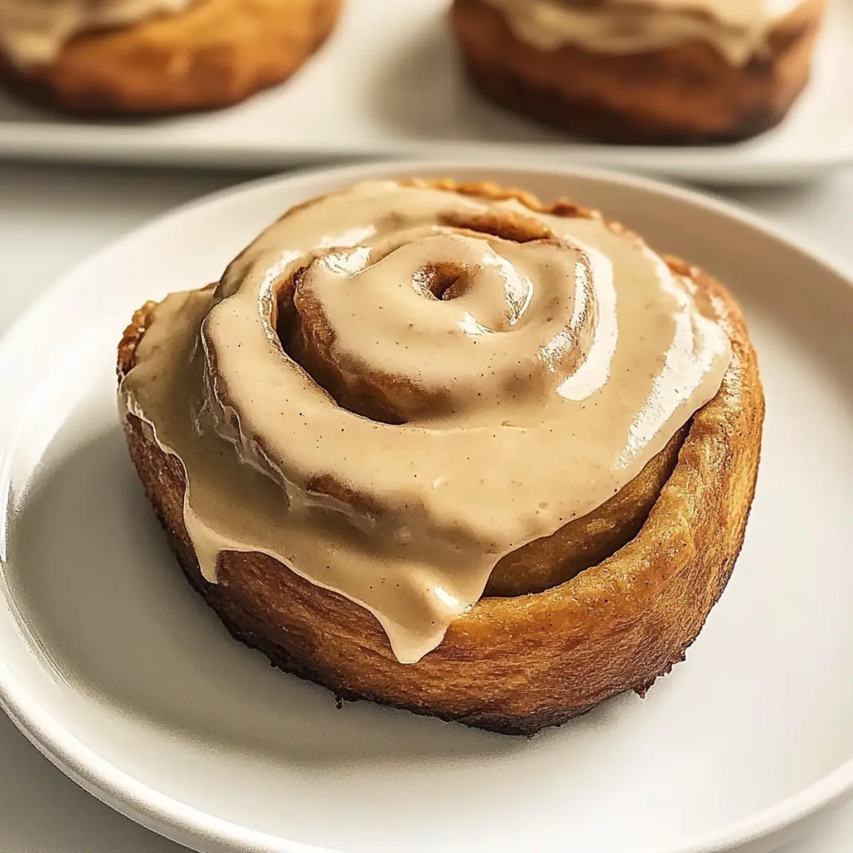 Gingerbread Cinnamon Rolls: Your Cozy Holiday Delight